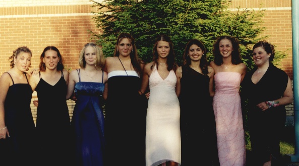 girlsprom2.jpg